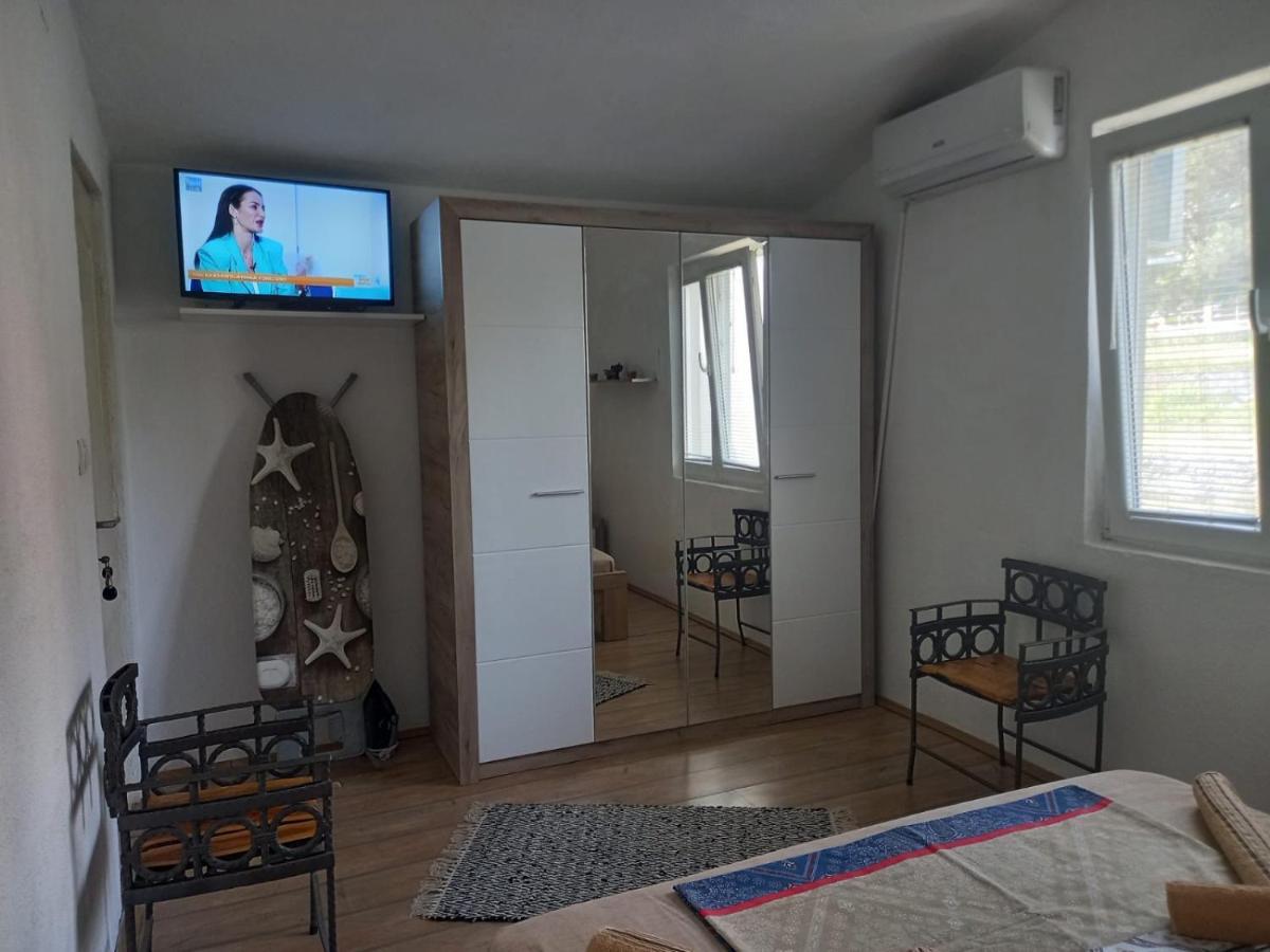 Apartmani Miljana بار المظهر الخارجي الصورة