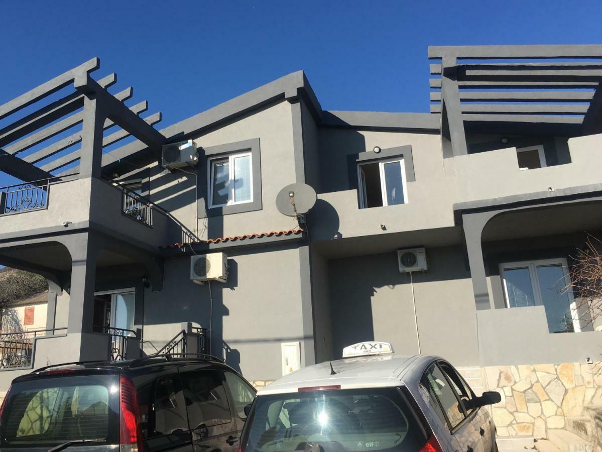 Apartmani Miljana بار المظهر الخارجي الصورة